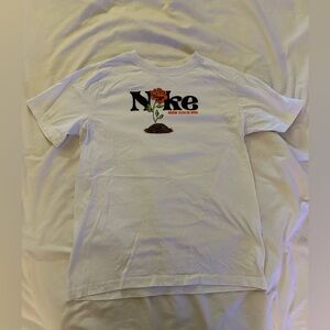 Nike Graphic Tee